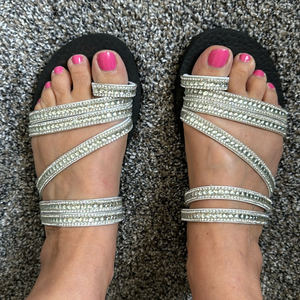 Sketchers Yoga Foam sandals size 7